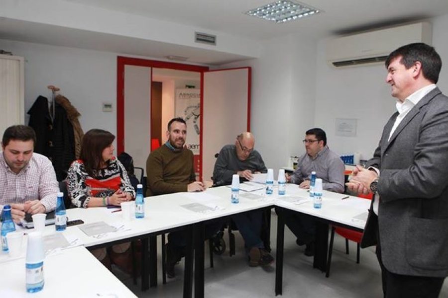 Presentación en la sede de la Asociación de Esclerosis Múltiple de Castellón